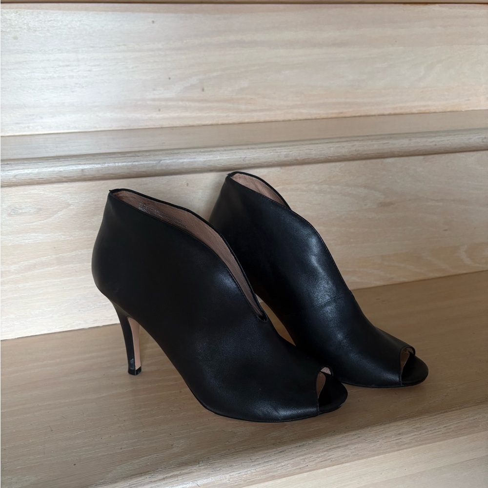 Halogen Black Peep-Toe Heels